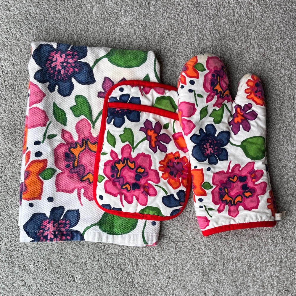 Kate Spade Floral Oven Mitt and Towel Set